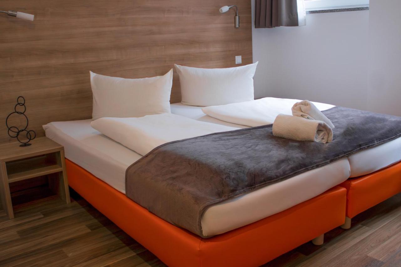 Orange Hotel Und Apartments Neu-Ulm Exterior foto