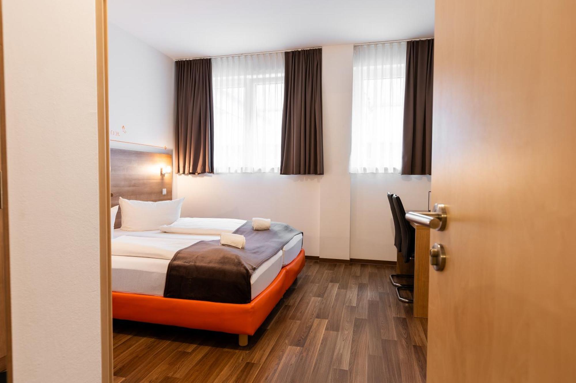Orange Hotel Und Apartments Neu-Ulm Exterior foto